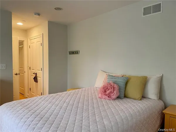 $630,000 | 29 Carpenter Avenue, Unit B6, Mount Kisco, NY 10549