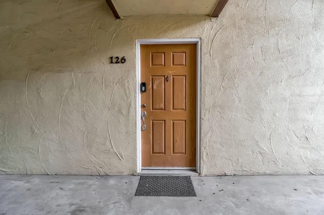 $225,000 | 2881 Huntington Boulevard, Unit 126, Fresno, CA 93721