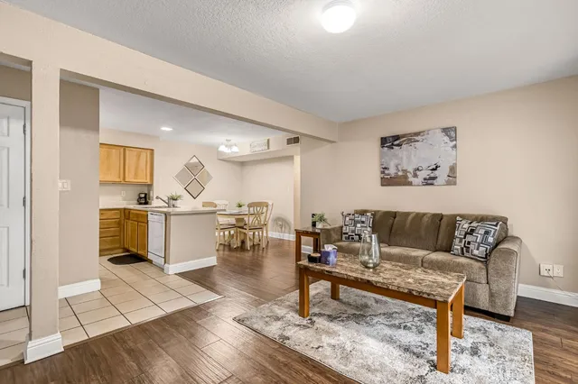 $225,000 | 2881 Huntington Boulevard, Unit 126, Fresno, CA 93721