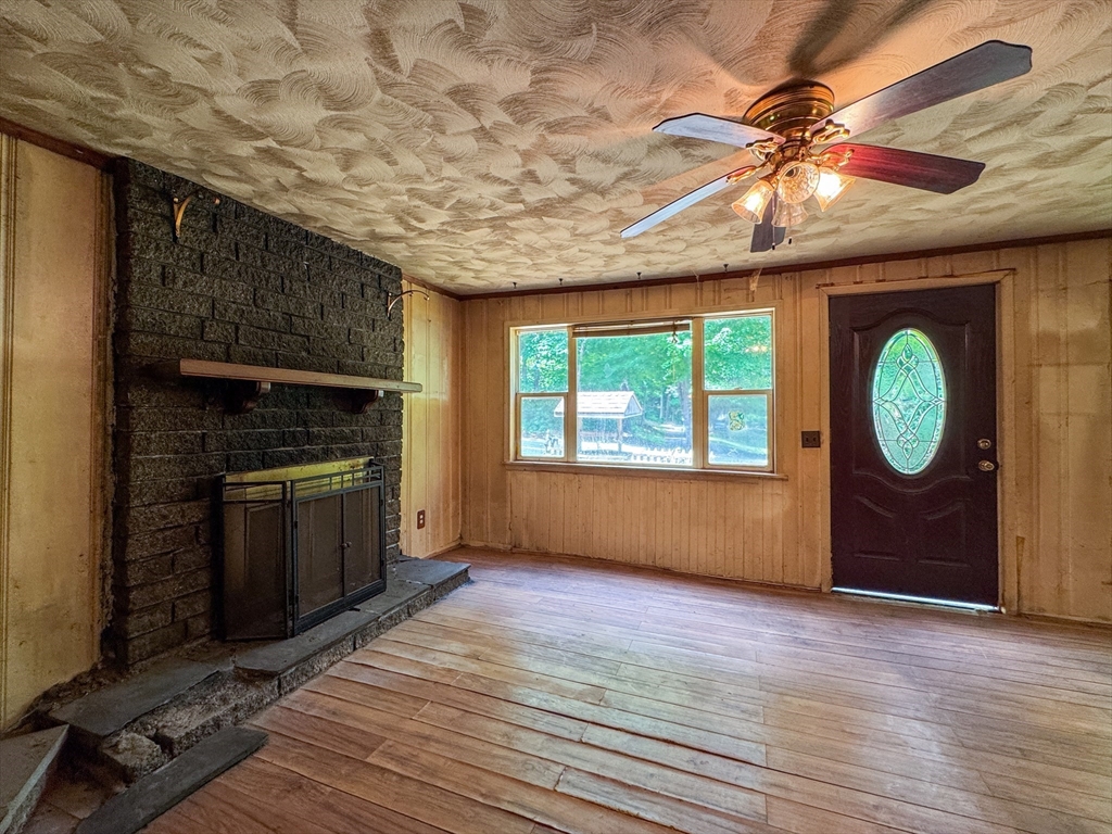 332 Batchelor Street Granby, MA 01033 - Photo 18 of 33