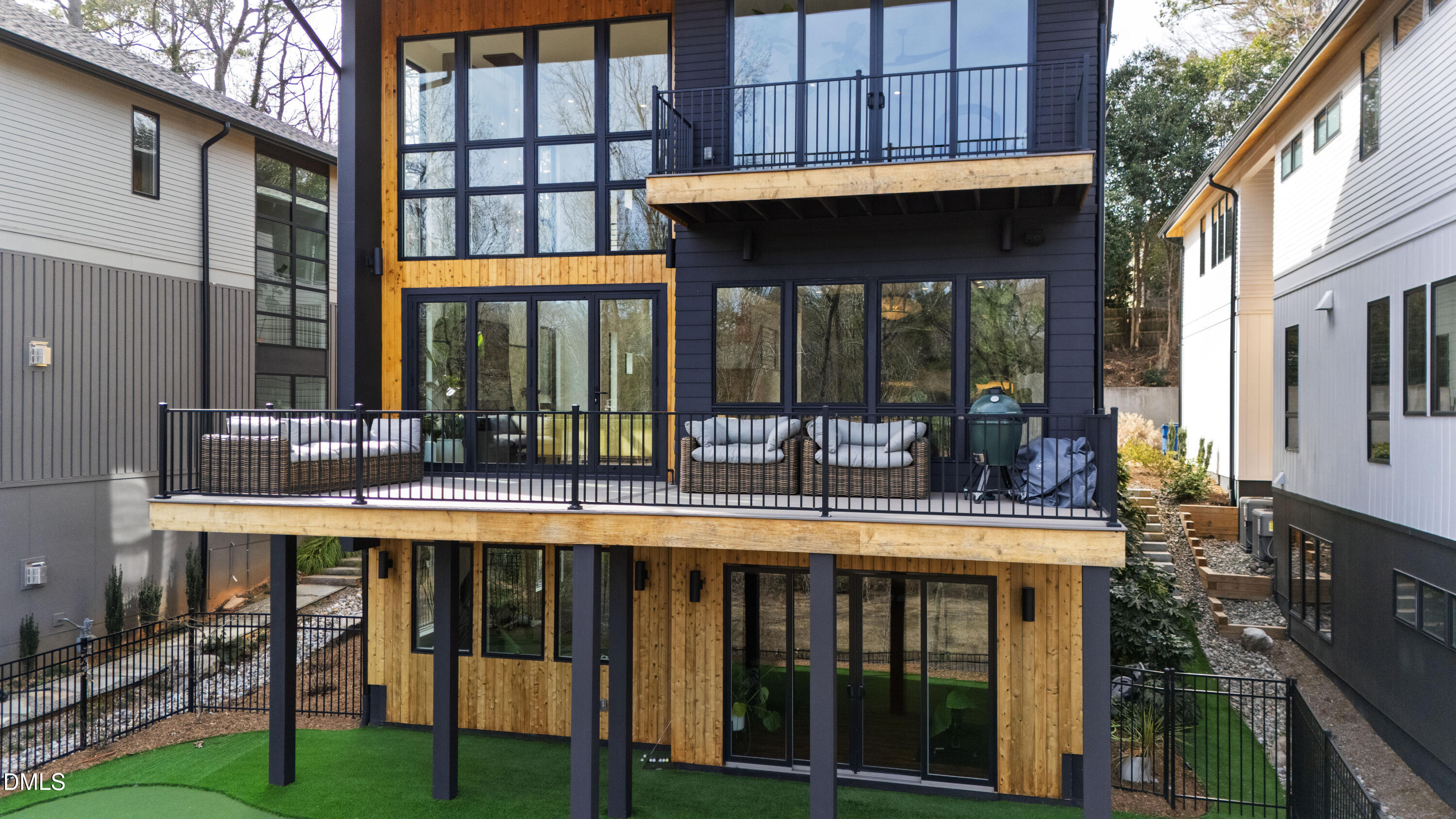 1617 Nottingham Road Raleigh, NC 27607 - Photo 31 of 76 a view of a cafe with sitting area