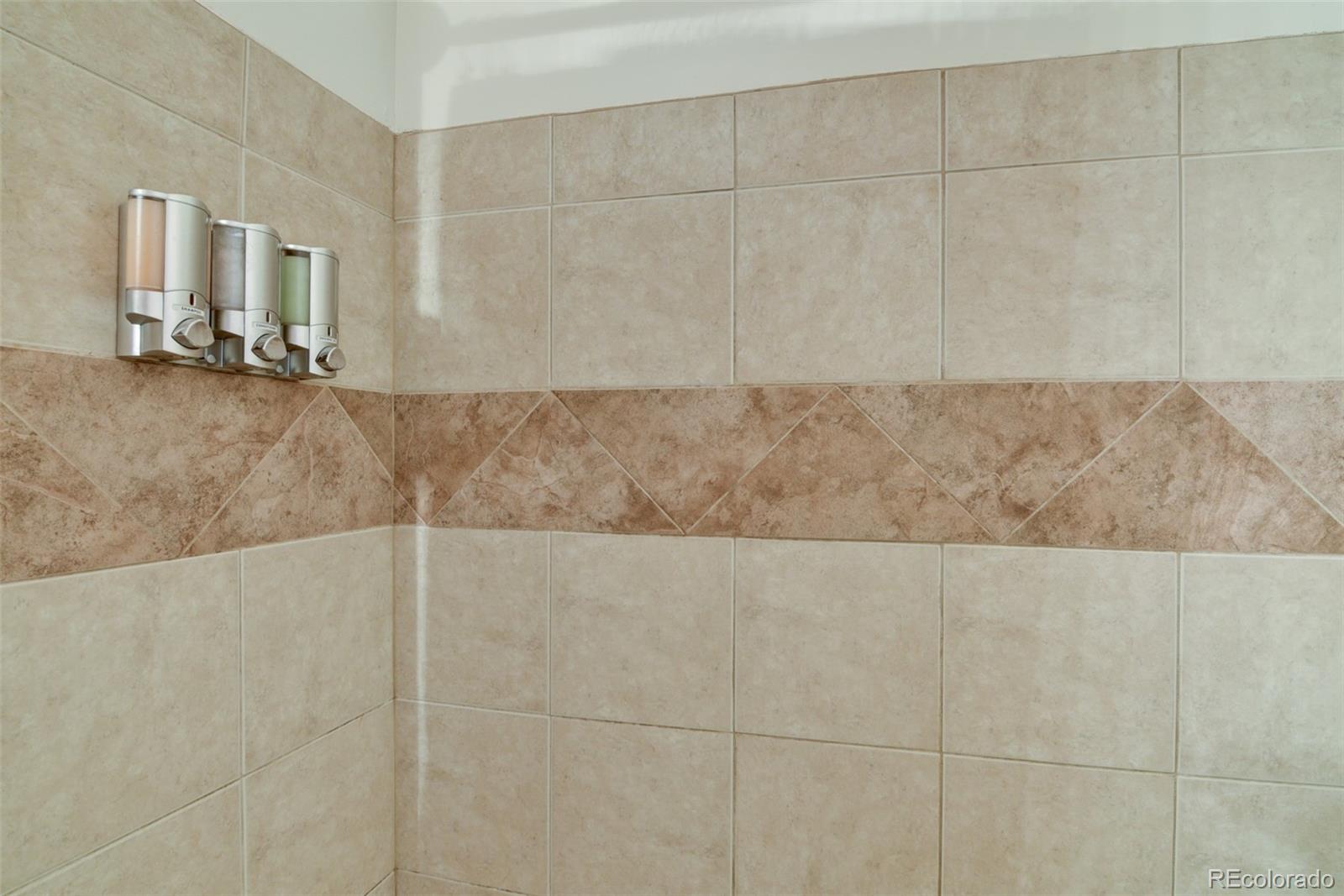 3750 Singletree Road Hartsel, CO 80449 - Photo 34 of 46 a bathroom with a bathtub