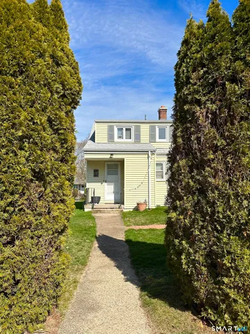 $2,300 | 40 Parkway South, New London, CT 06320