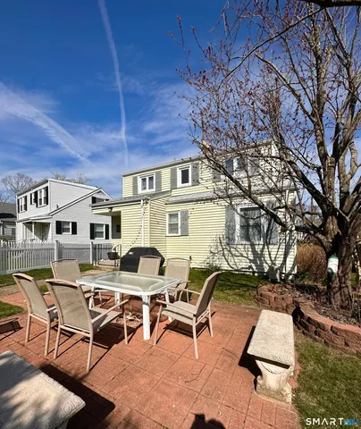 $2,300 | 40 Parkway South, New London, CT 06320