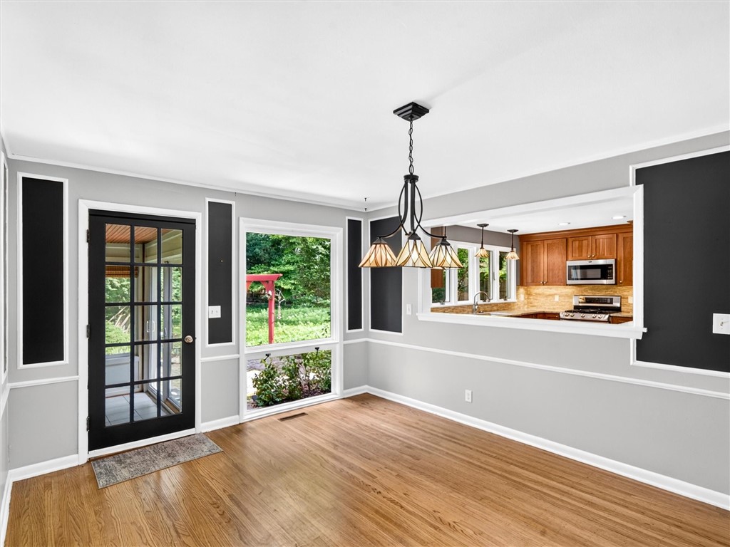 6 Far View Hills Road Brighton, NY 14620 - Photo 12 of 49