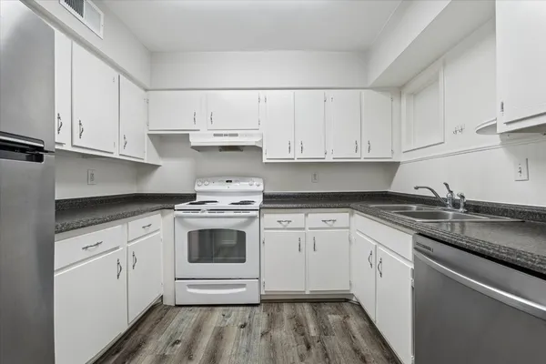 $1,675 | 9031 Gaylord Drive, Unit 136, Houston, TX 77024