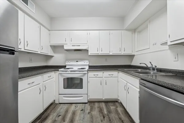 $1,675 | 9031 Gaylord Drive, Unit 136, Houston, TX 77024