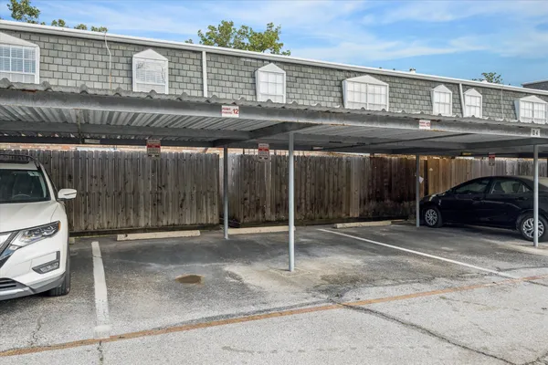 $1,675 | 9031 Gaylord Drive, Unit 136, Houston, TX 77024