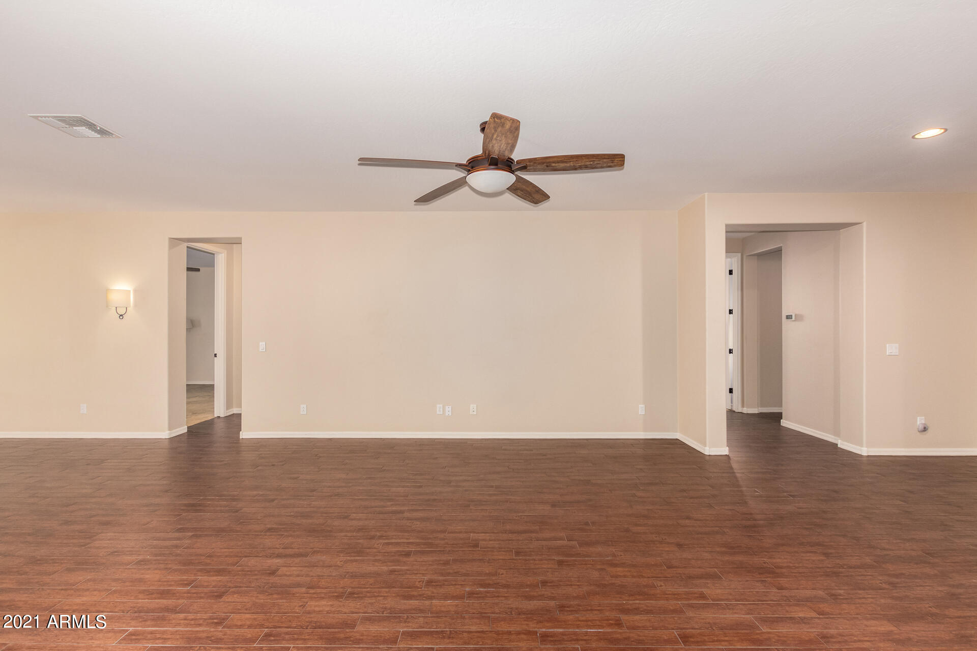 14313 West Almeria Road Goodyear, AZ 85395 - Photo 12 of 38 0004-05 - Almeria