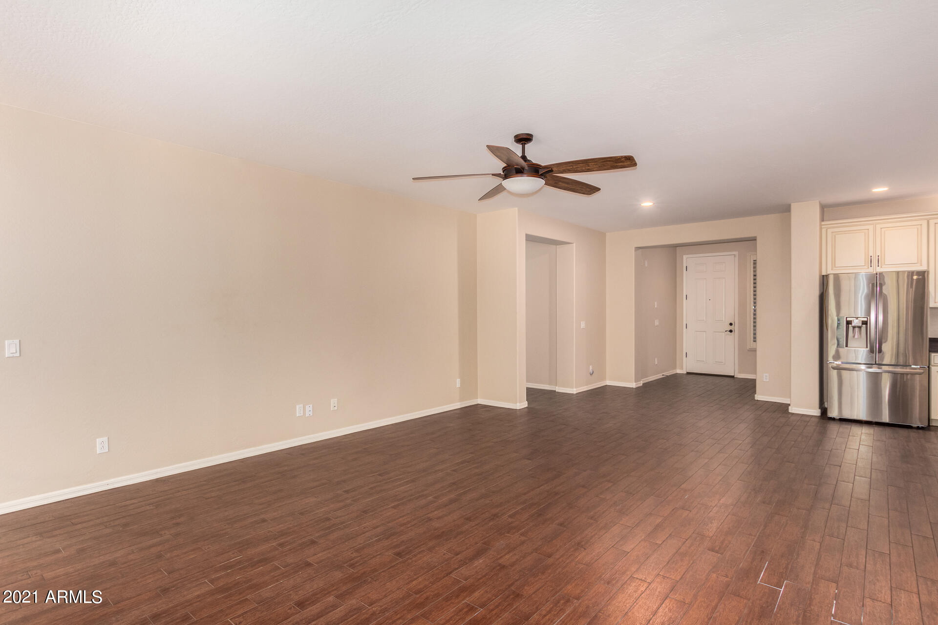 14313 West Almeria Road Goodyear, AZ 85395 - Photo 14 of 38 0006-06 - Almeria
