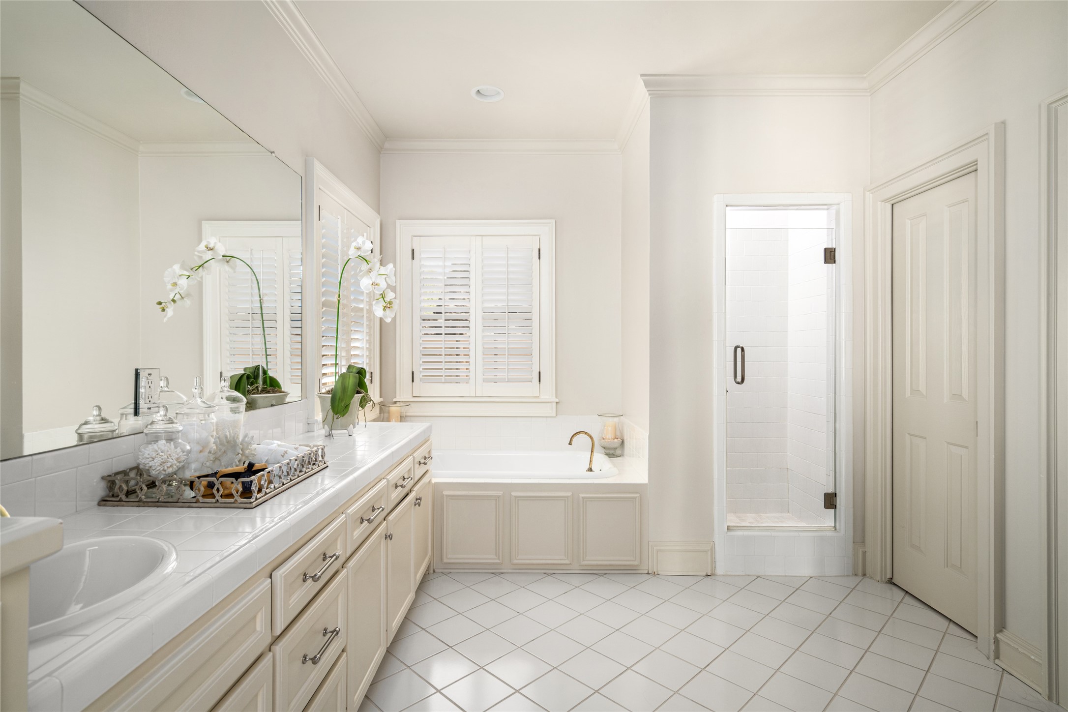 4223 Rice Boulevard Houston, TX 77005 - Photo 30 of 42 Primary bath