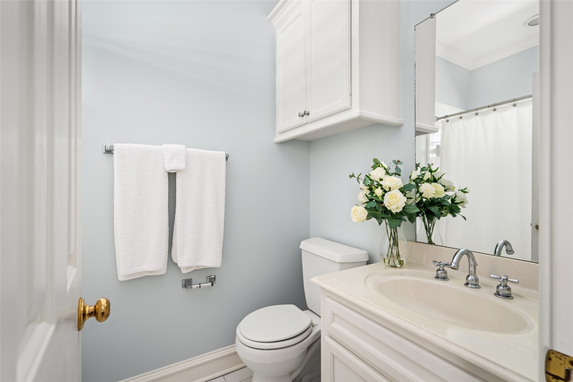 4223 Rice Boulevard Houston, TX 77005 - Photo 31 of 41 Ensuite bath