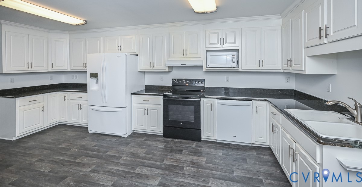 1037 Berryhill Road Henrico, VA 23231 - Photo 4 of 49 Granite Counter tops