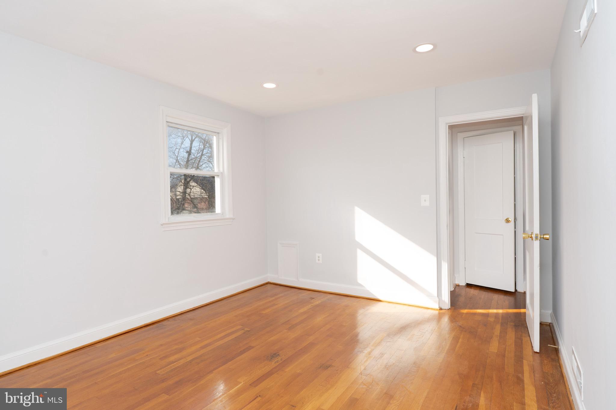 10026 Lorain Avenue Silver Spring, MD 20901 - Photo 32 of 48