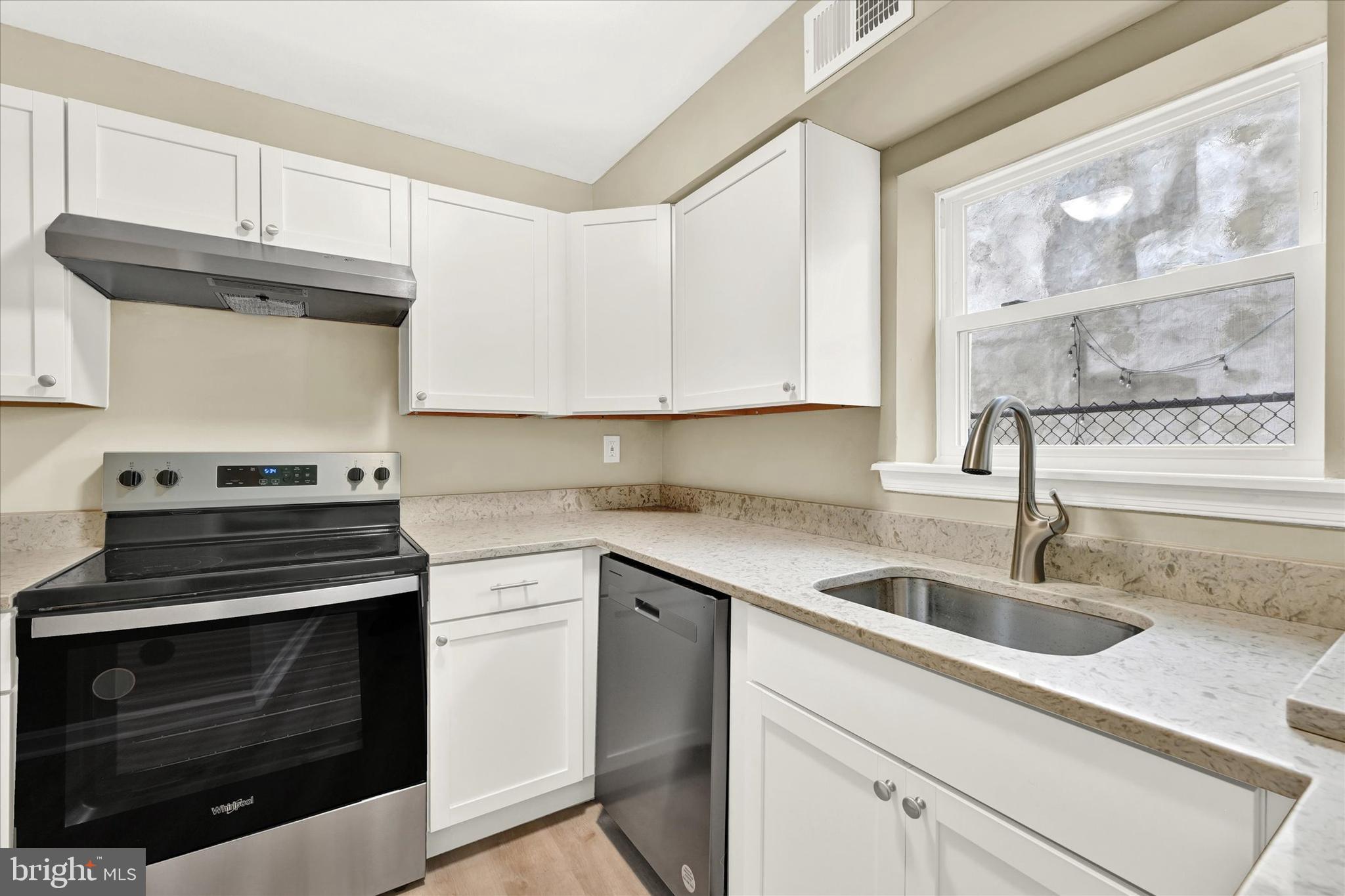534 South Paca Street Baltimore, MD 21230 - Photo 10 of 30 Kitchen