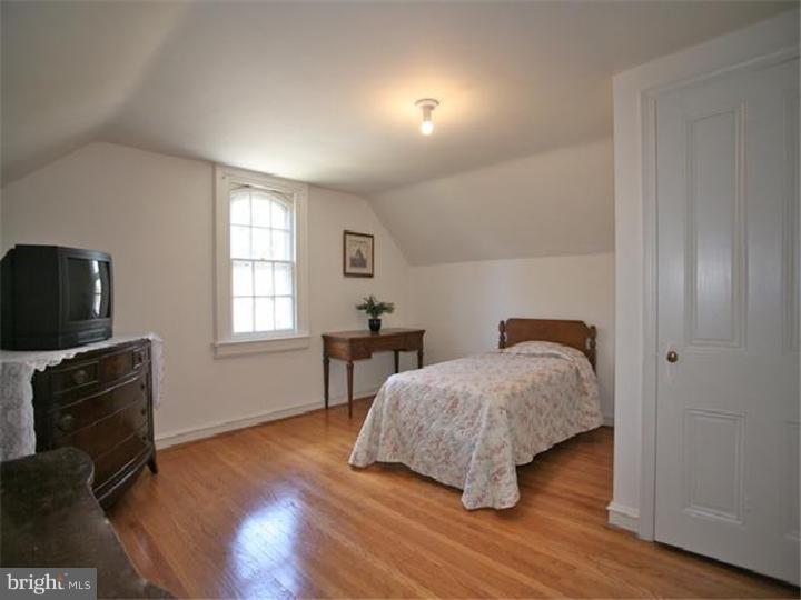2253 Stahl Road Huntingdon Valley, PA 19006 - Photo 19 of 22 Bedroom 6