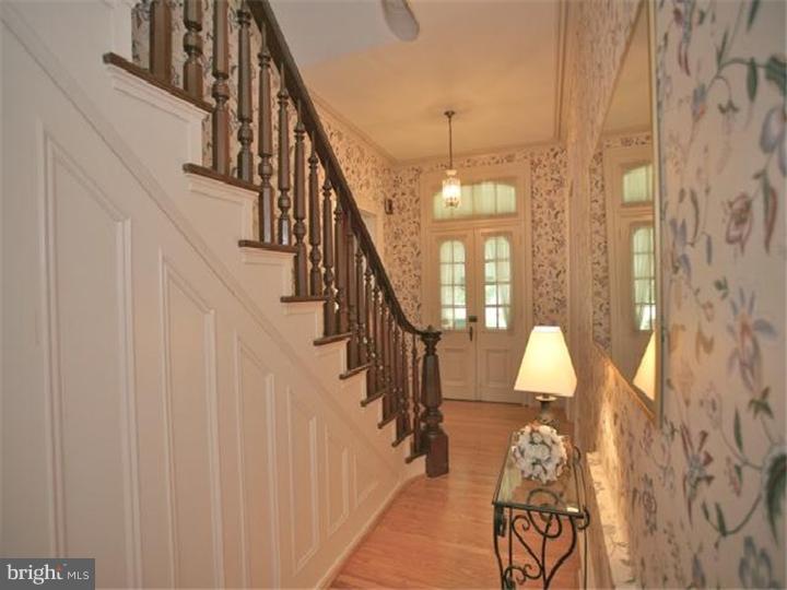 2253 Stahl Road Huntingdon Valley, PA 19006 - Photo 5 of 22 Foyer