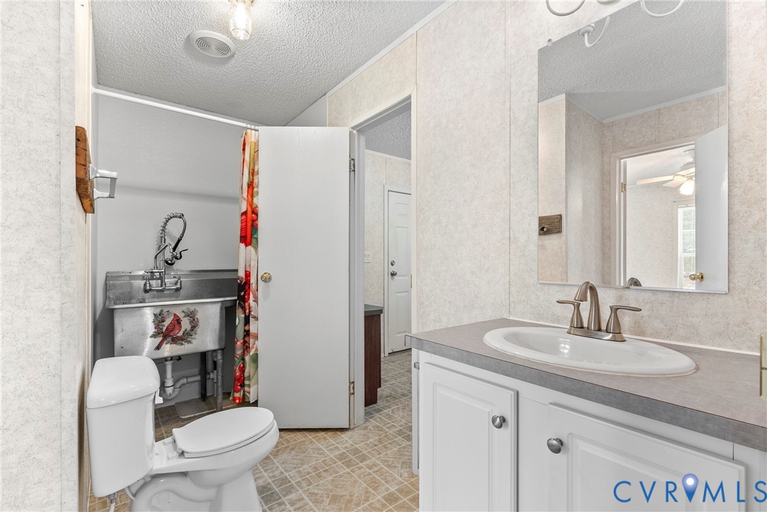 9174 Howardsville Road Howardsville, VA 24562 - Photo 23 of 53