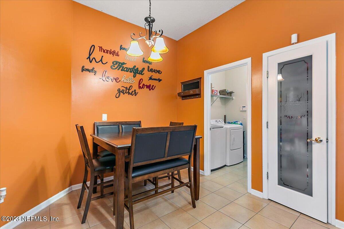 11751 Raindrop Road Jacksonville, FL 32219 - Photo 7 of 21 08-Breakfast Nook