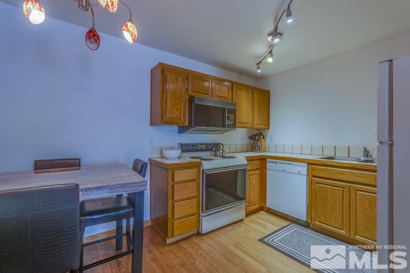2927 Tierra Verde East Reno, NV 89512 - Photo 4 of 10 Photo 4