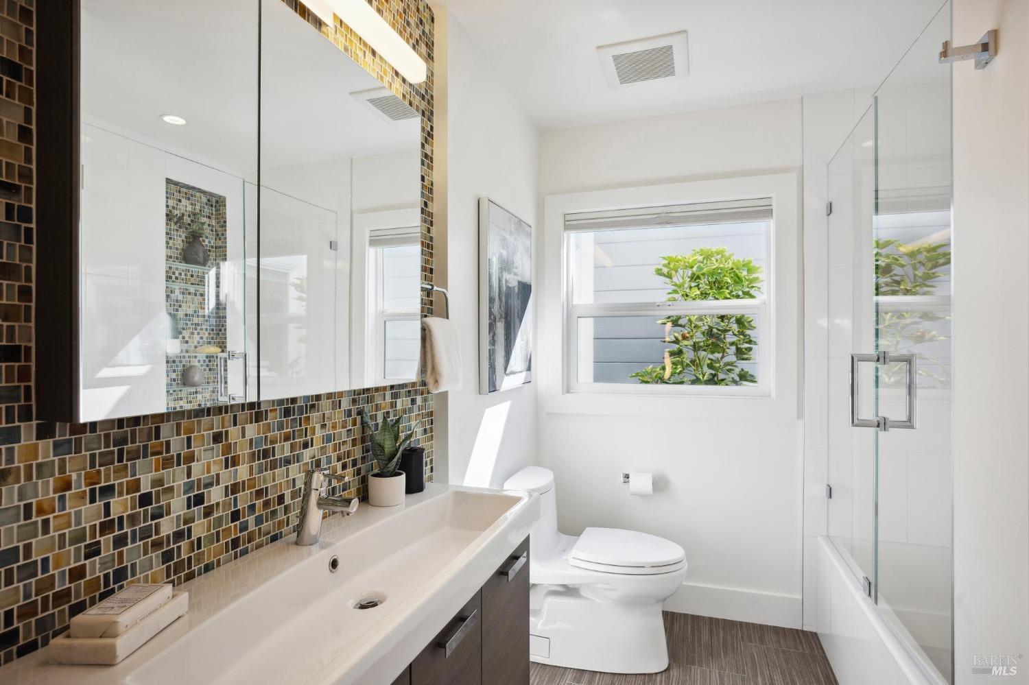 28 Jewell Street San Rafael, CA 94901 - Photo 11 of 16 Gallery Image 11