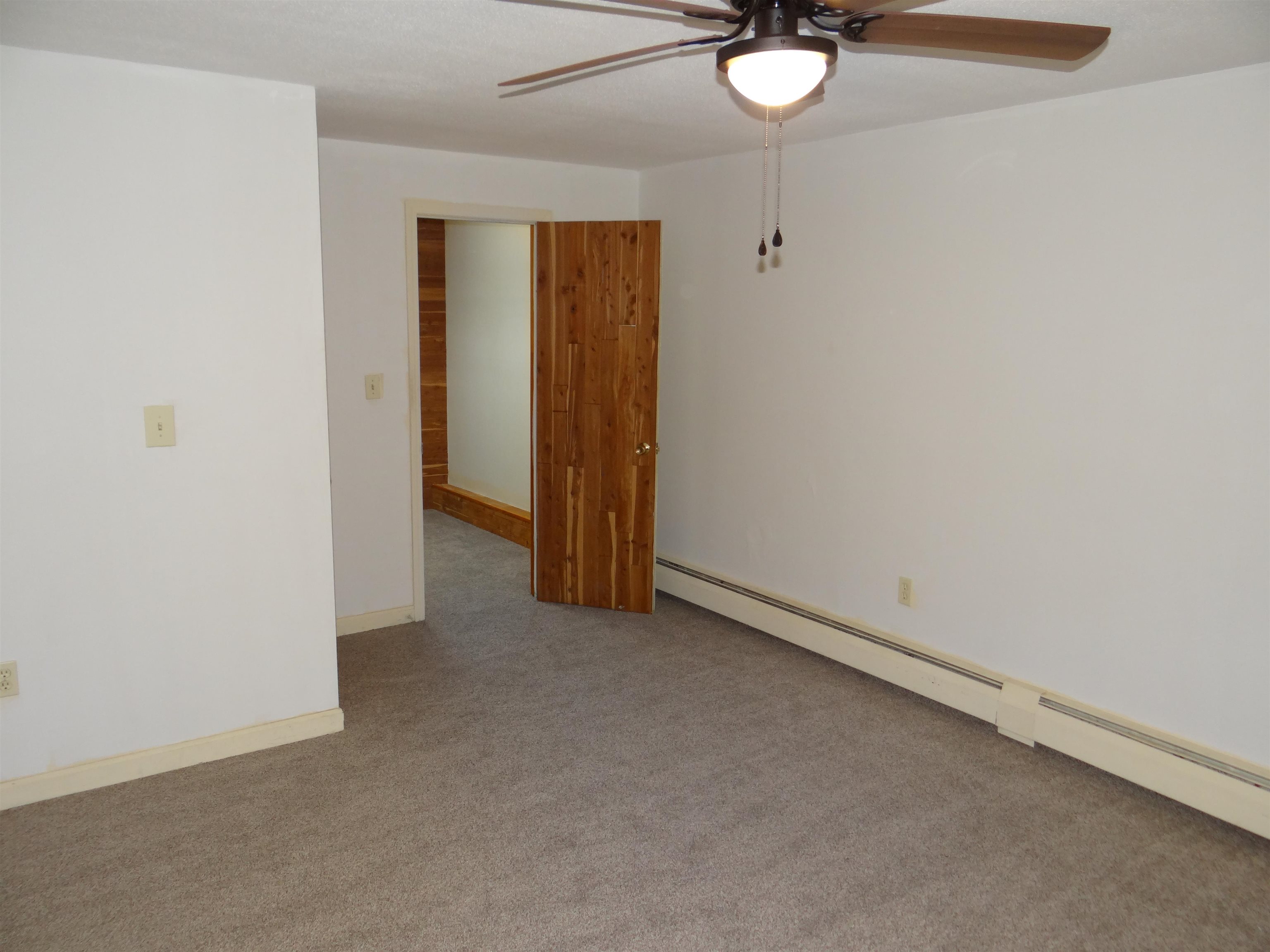 12 L English Village Road, Unit 101 Manchester, NH 03102 - Photo 3 of 13 Gallery Image 3