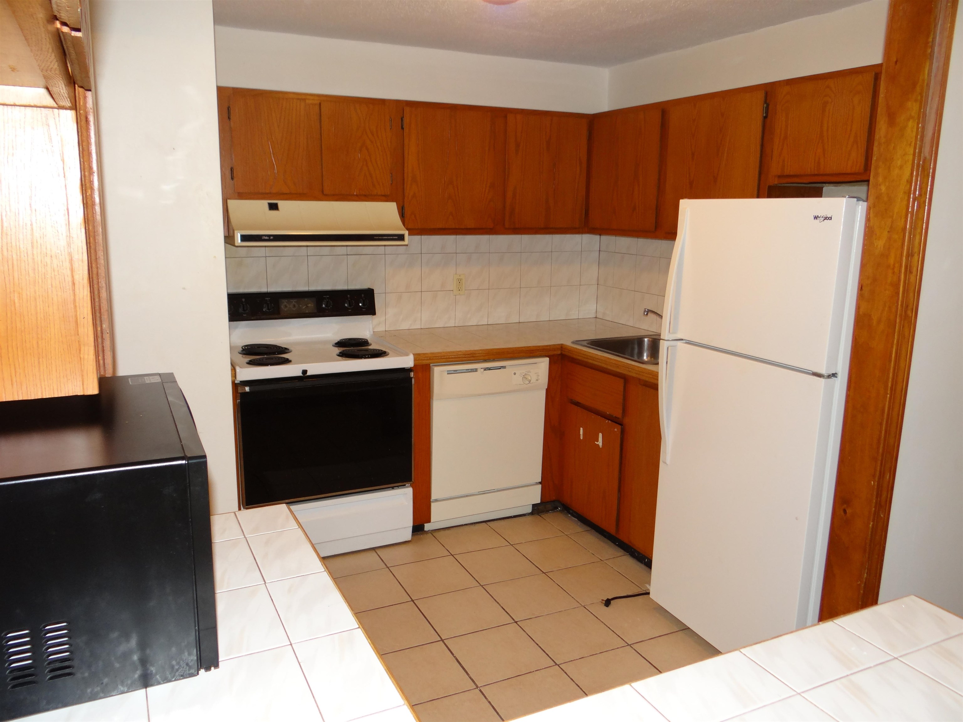 12 L English Village Road, Unit 101 Manchester, NH 03102 - Photo 10 of 13 Gallery Image 10