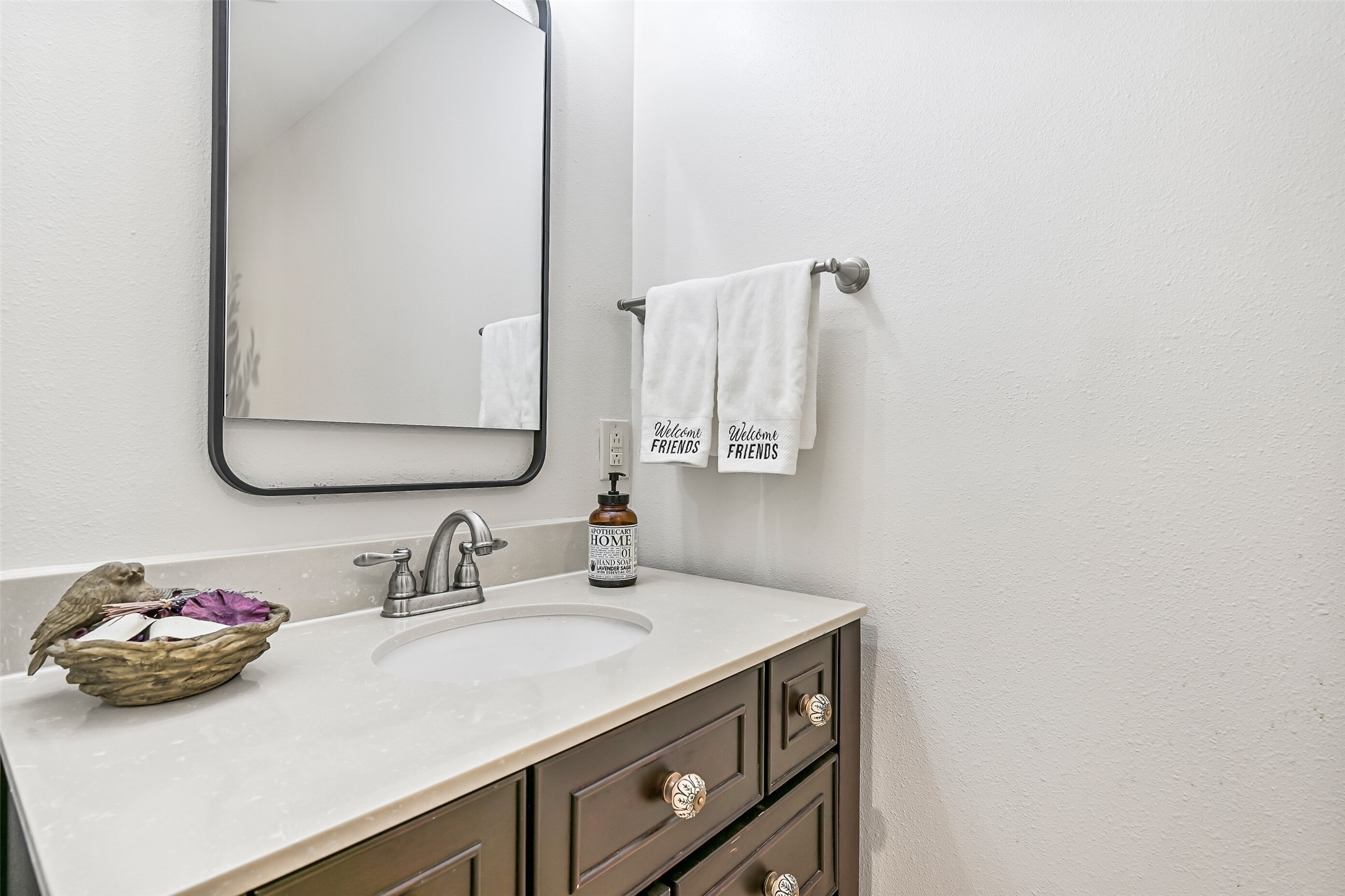3042 Poskey Road Anahuac, TX 77514 - Photo 16 of 50 Conveniently placed half bath near the living and kitchen areas.
