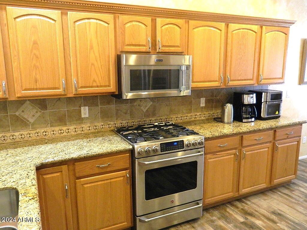 17210 West Elm Street Surprise, AZ 85388 - Photo 13 of 35 Gas range