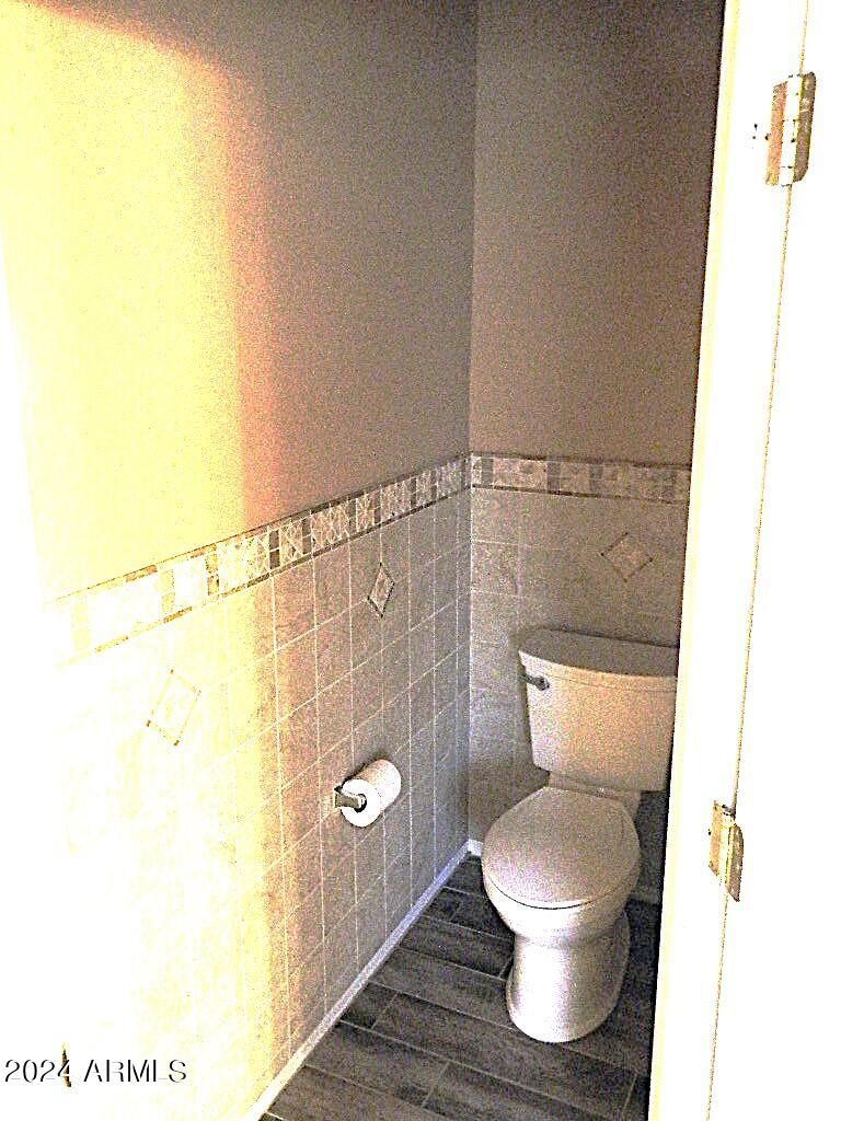 17210 West Elm Street Surprise, AZ 85388 - Photo 34 of 35 Master toilet room