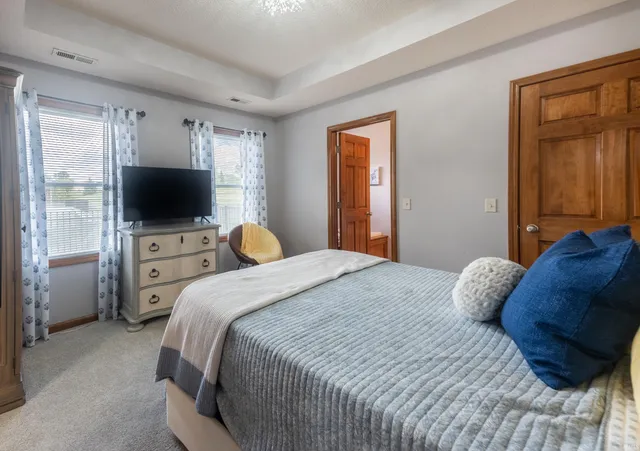 $350,000 | 11305 Nightingale Cove, Roanoke, IN 46783