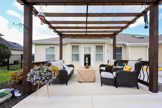 $350,000 | 11305 Nightingale Cove, Roanoke, IN 46783