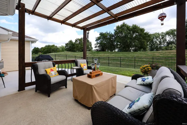 $350,000 | 11305 Nightingale Cove, Roanoke, IN 46783