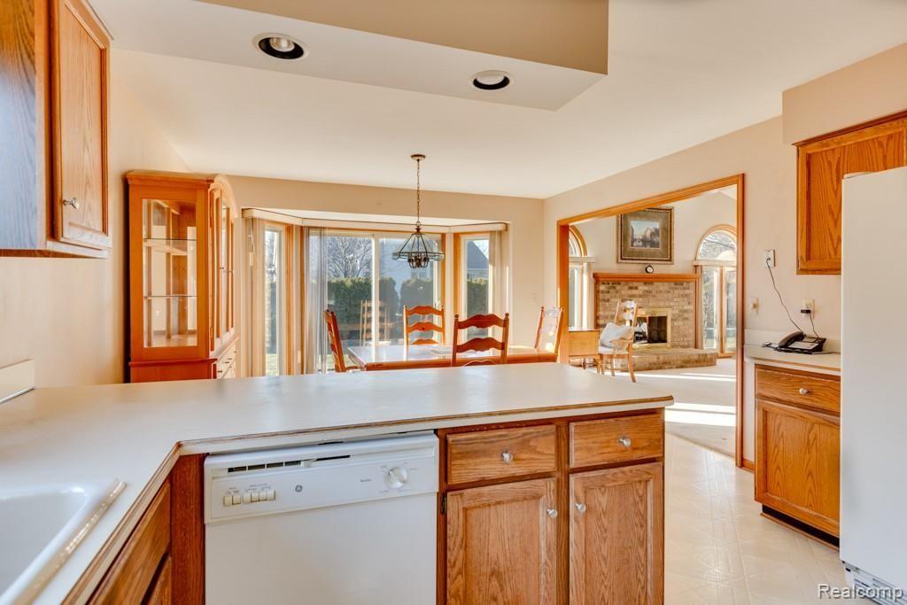 385 Buttercup Drive Rochester Hills, MI 48307 - Photo 12 of 33