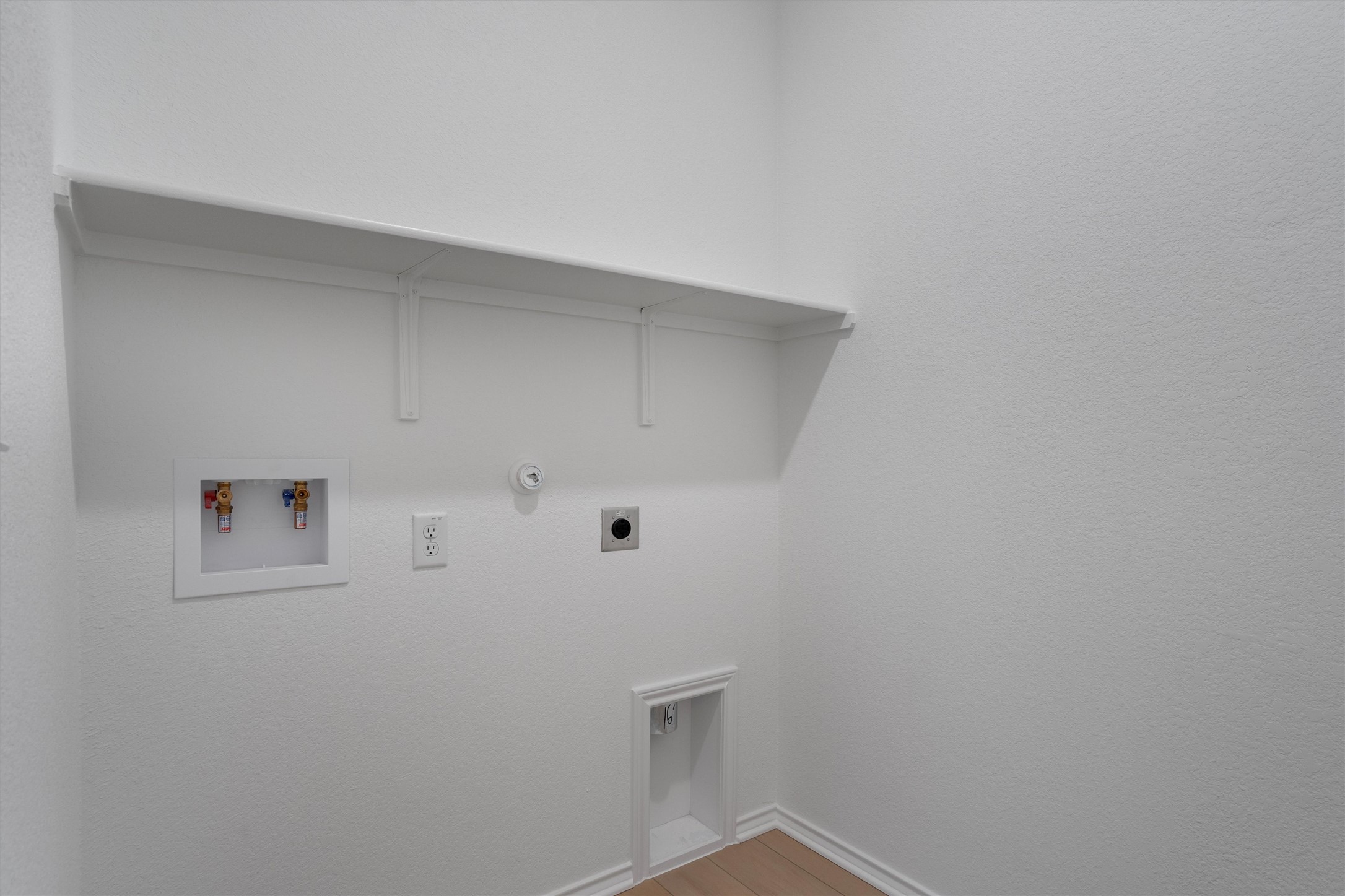 310 Livewater Lane Georgetown, TX 78633 - Photo 27 of 33 a view of small space