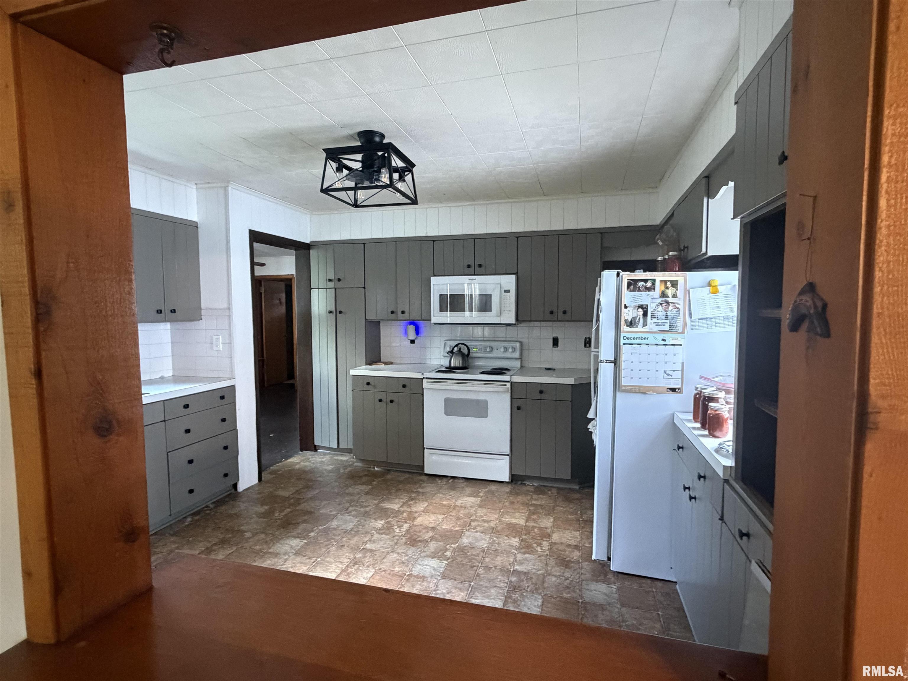 449 West Fort Street Farmington, IL 61531 - Photo 9 of 26
