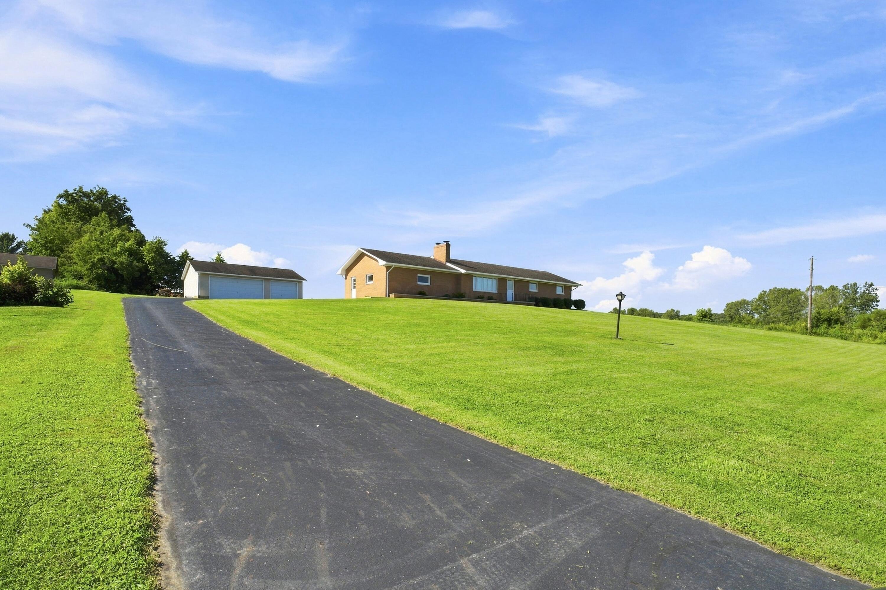 2464 Lees Road Newark, OH 43056 - Photo 2 of 44 Beautiful paved drive up to your new home.