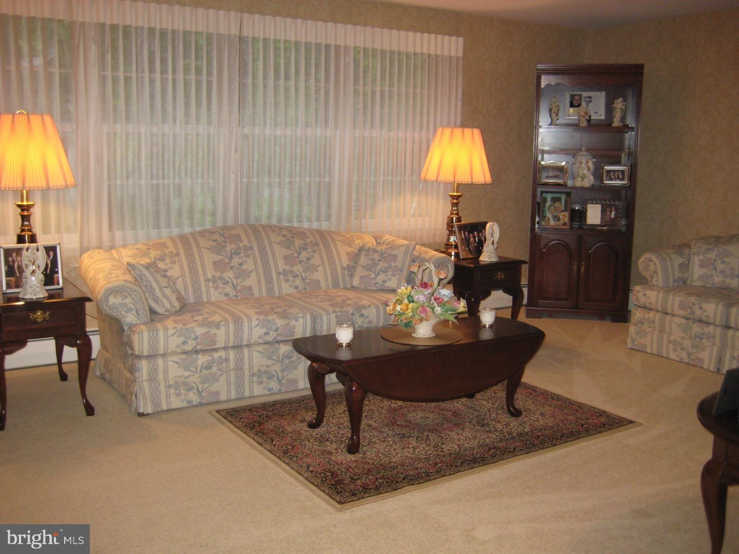 7 Dale Drive Voorhees, NJ 08043 - Photo 6 of 23 Living Room