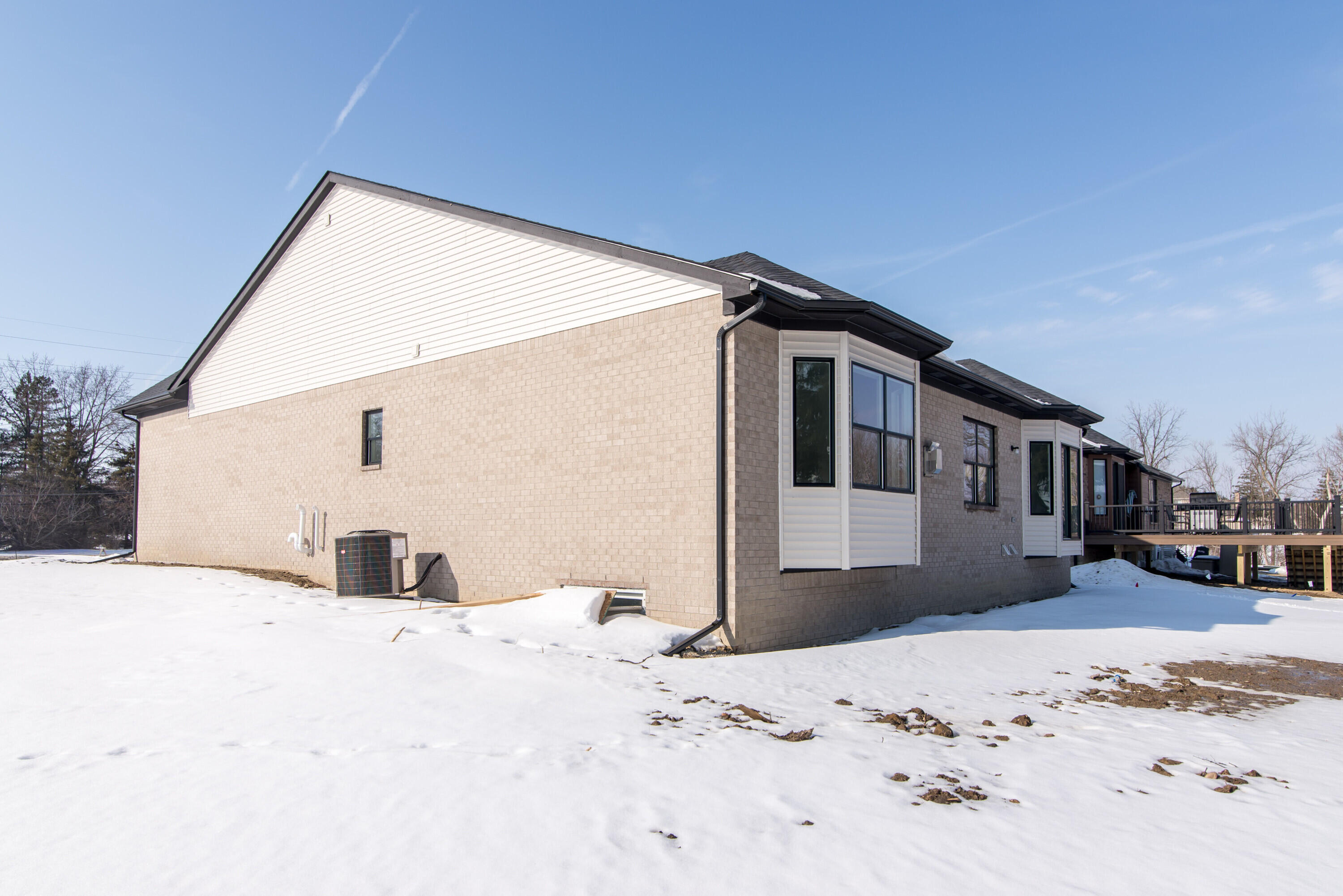 19360 Newburgh Road Livonia, MI 48152 - Photo 33 of 41 Side Exterior