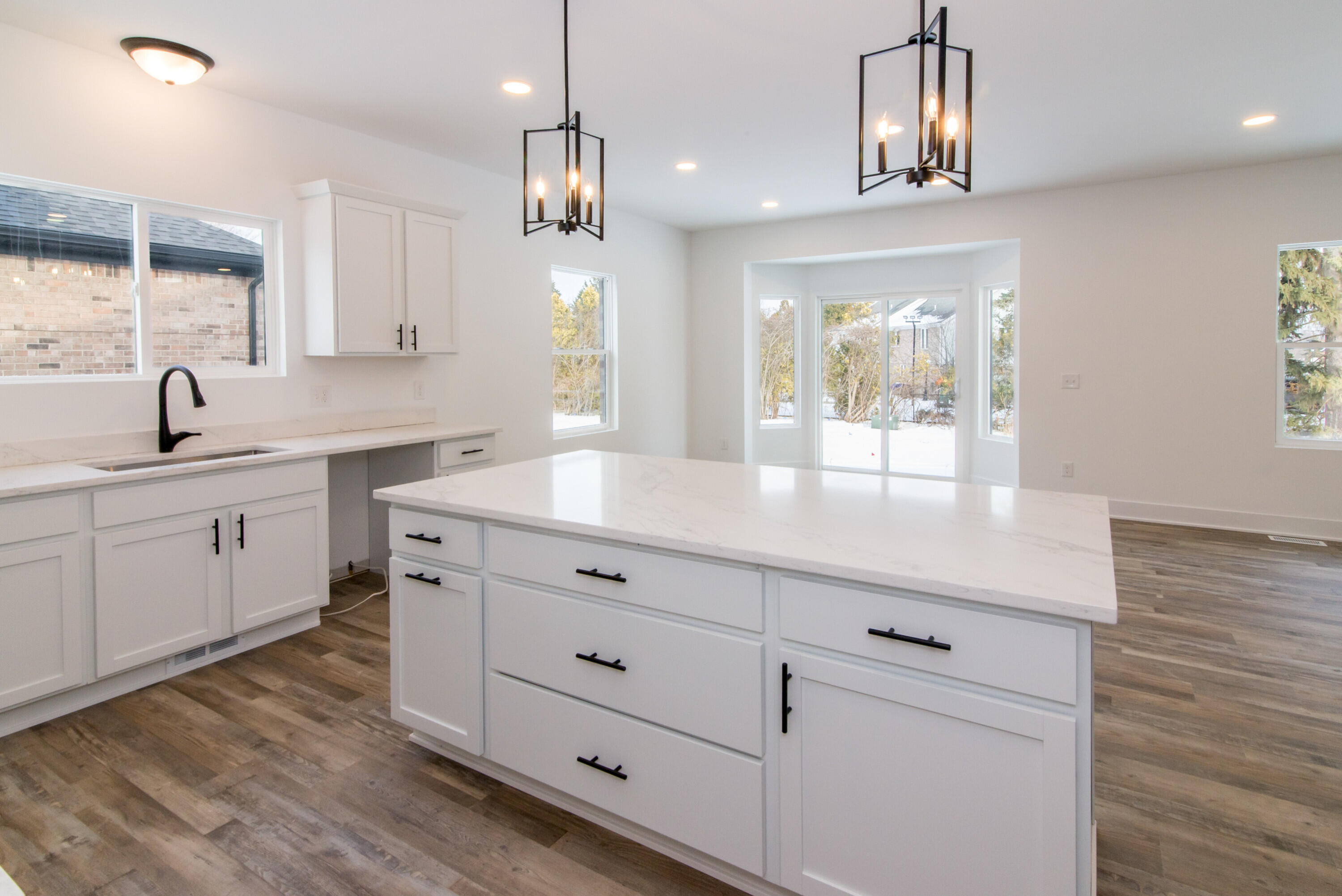 19360 Newburgh Road Livonia, MI 48152 - Photo 8 of 41 Kitchen