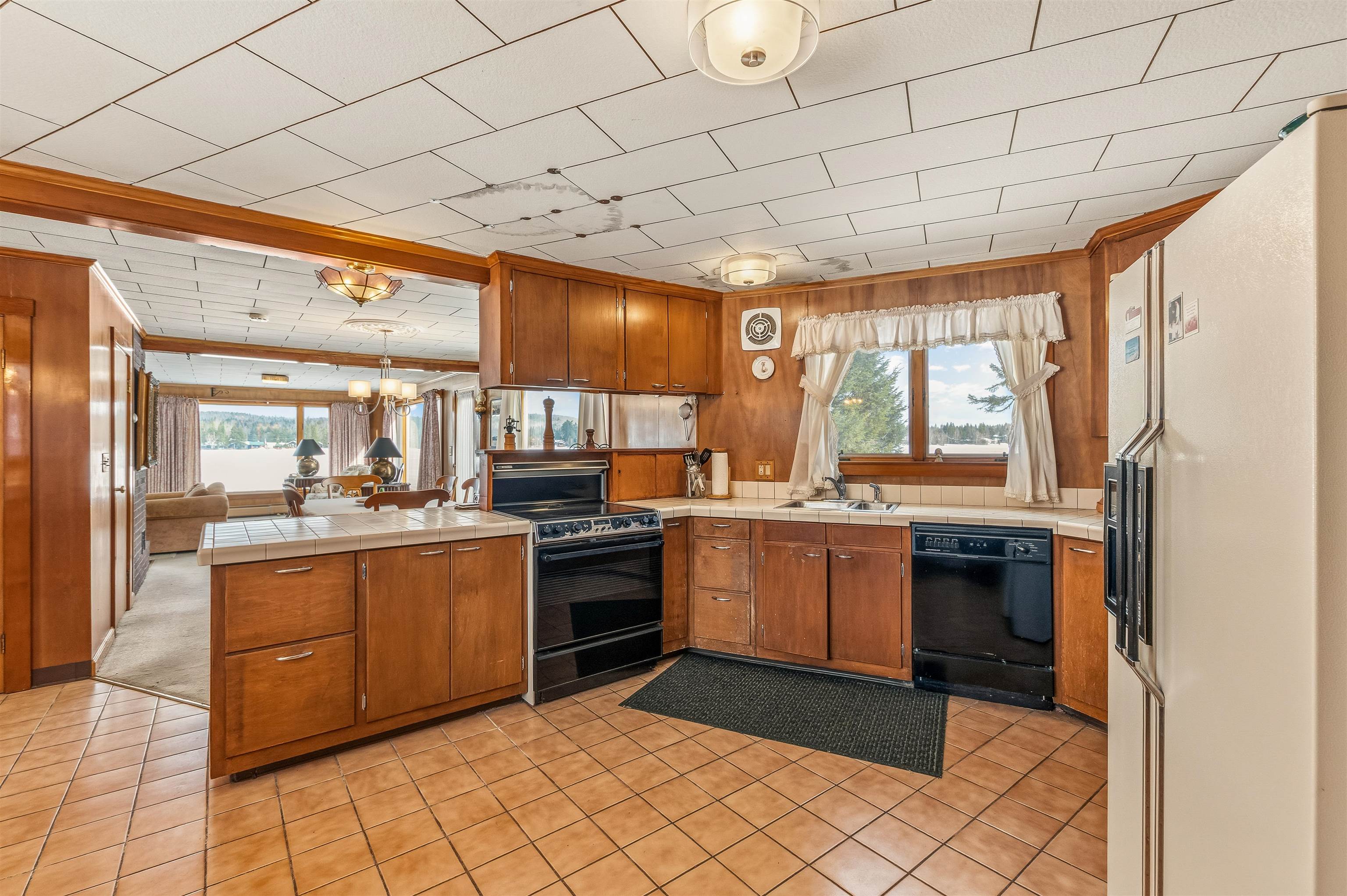 166 Spooner Road Pittsburg, NH 03592 - Photo 14 of 58