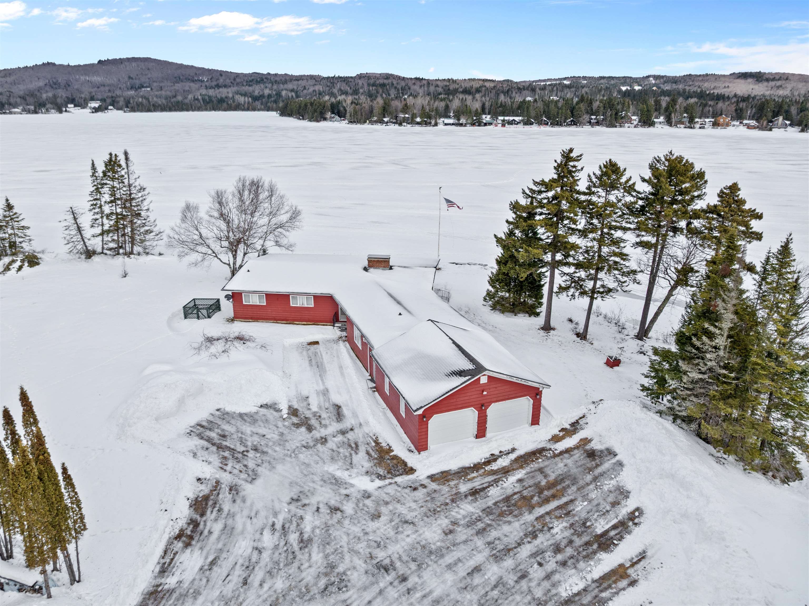 166 Spooner Road Pittsburg, NH 03592 - Photo 4 of 58