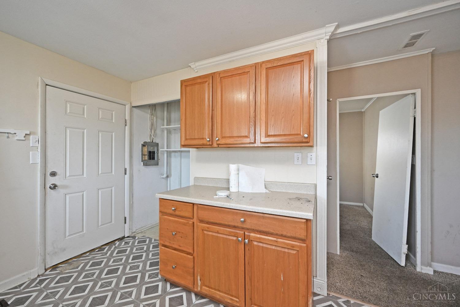 9528 Pippin Road Cincinnati, OH 45231 - Photo 11 of 25 Gallery Image 11
