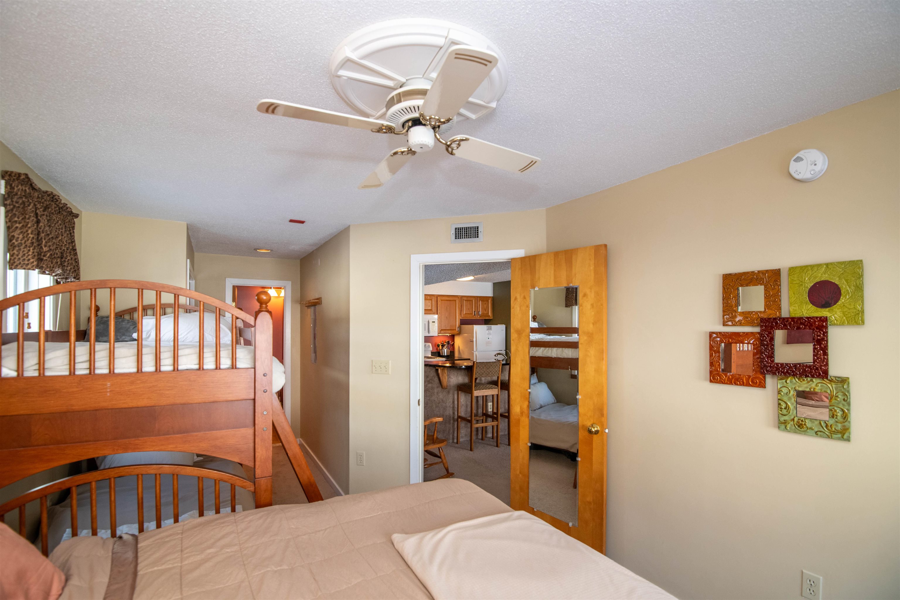 350 Mountain Road, Unit B207 Ludlow, VT 05149 - Photo 12 of 27 Gallery Image 12