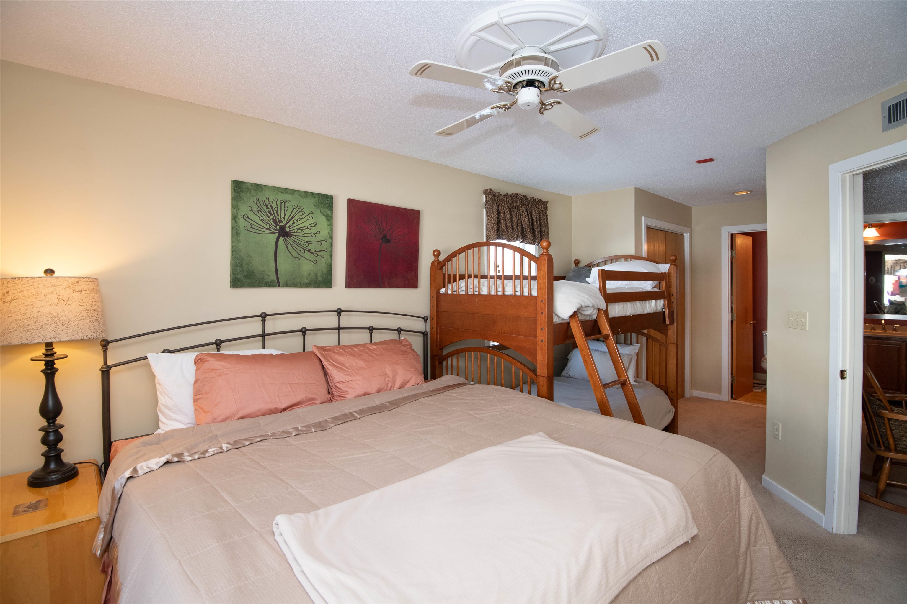350 Mountain Road, Unit B207 Ludlow, VT 05149 - Photo 13 of 27 Gallery Image 13