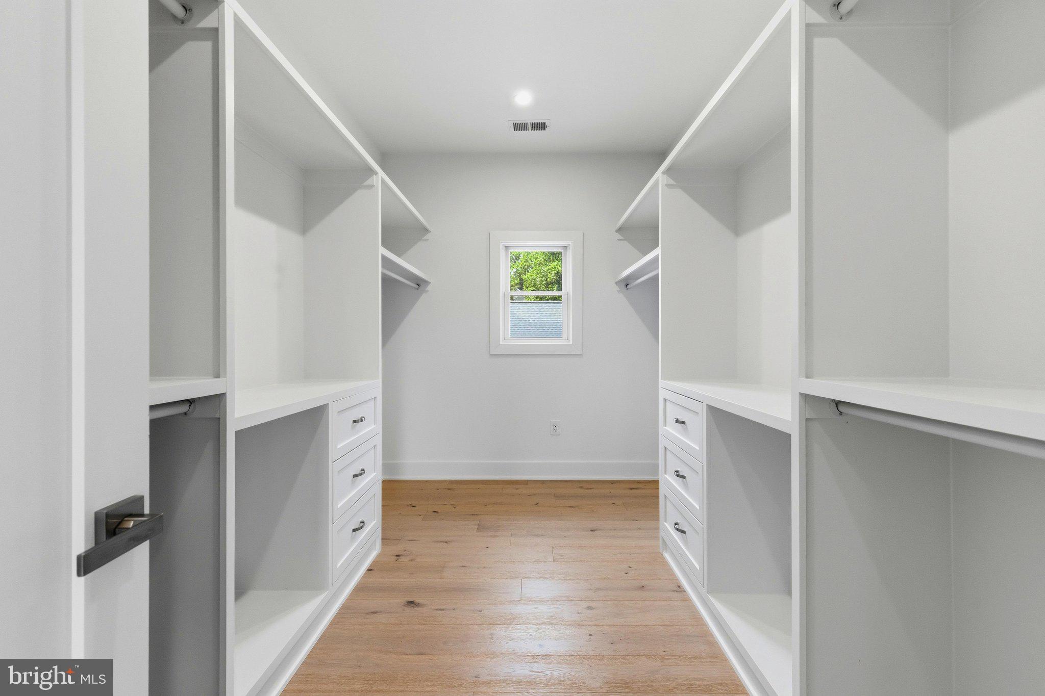 4008 Burke Station Road Fairfax, VA 22032 - Photo 24 of 41 Master bedroom closet