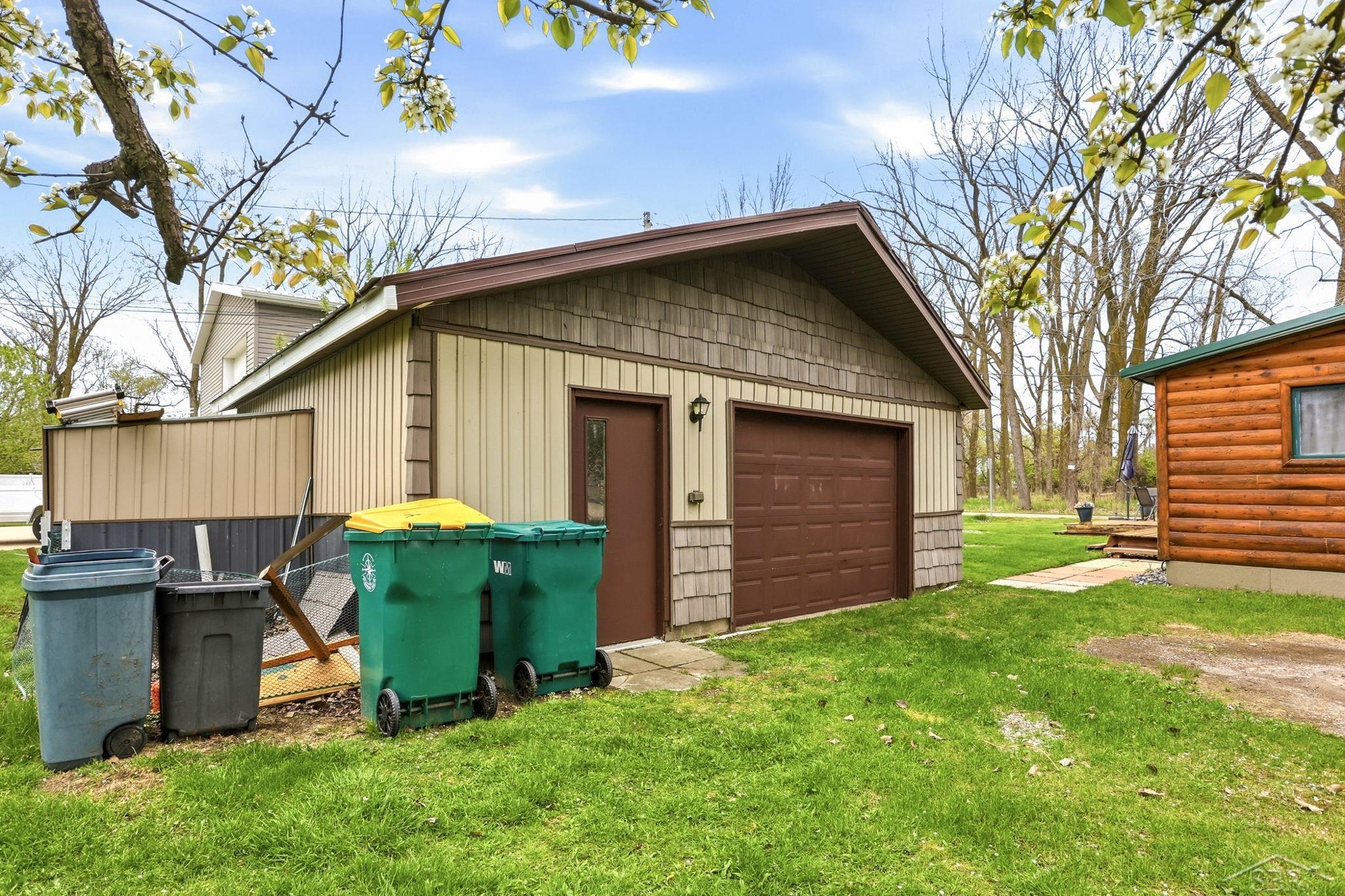 200 Sunrise Road Bay City, MI 48706 - Photo 27 of 49