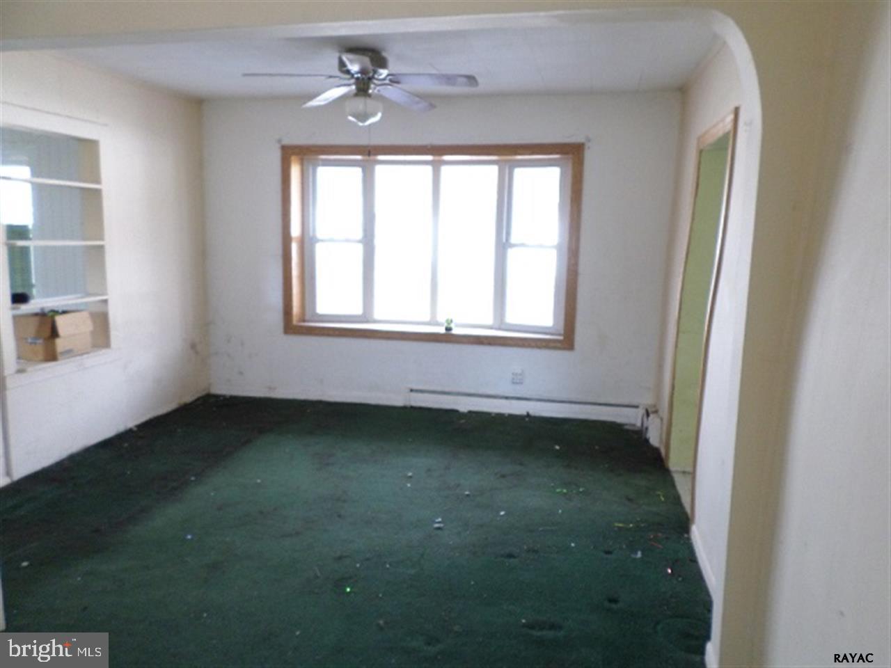 1042 Old Hanover Road Spring Grove, PA 17362 - Photo 3 of 9
