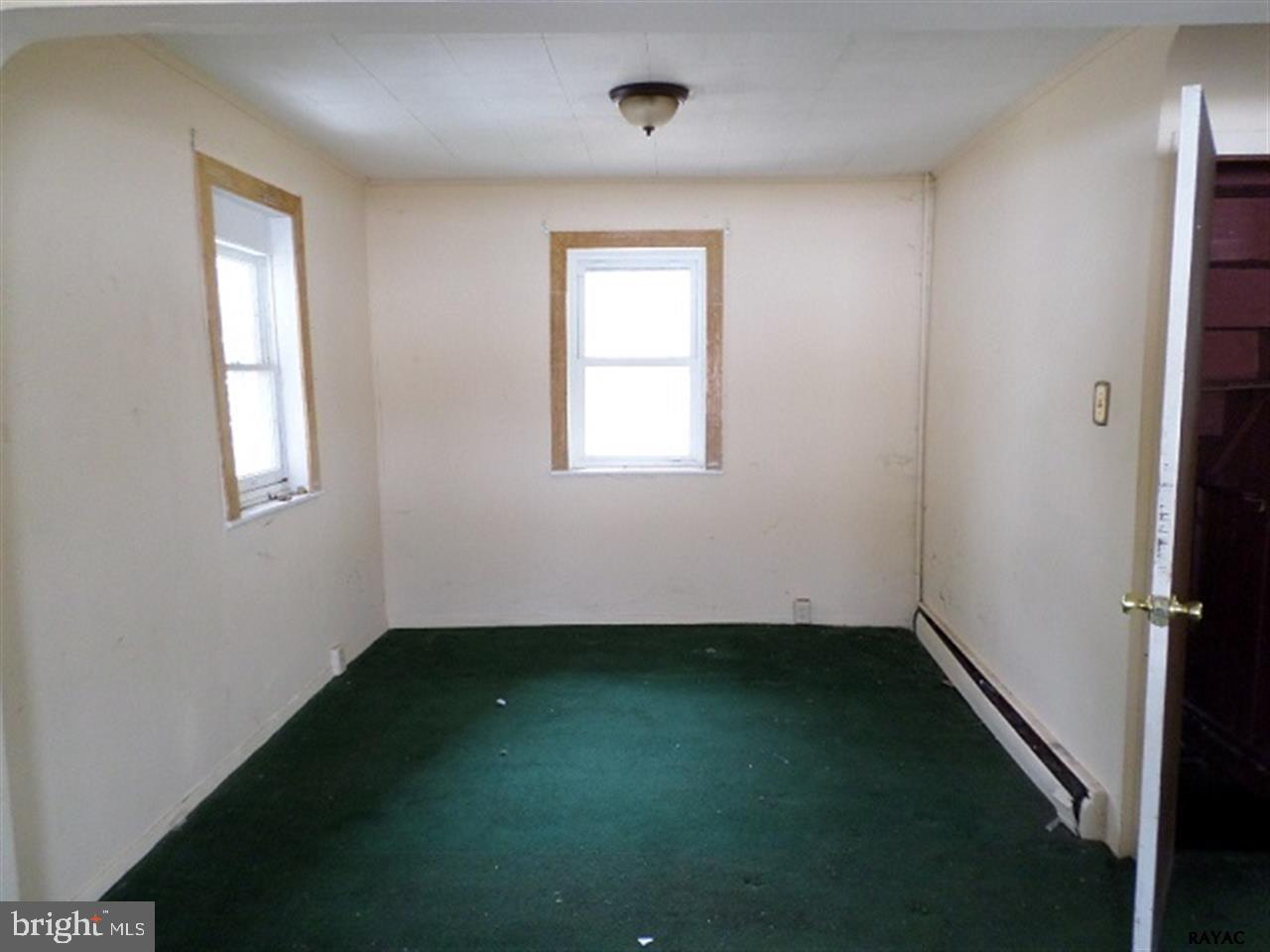 1042 Old Hanover Road Spring Grove, PA 17362 - Photo 5 of 9