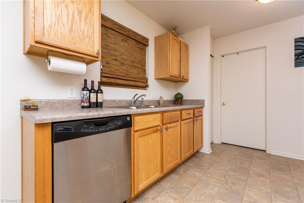 752 Runningbrook Lane Rural Hall, NC 27045 - Photo 11 of 30